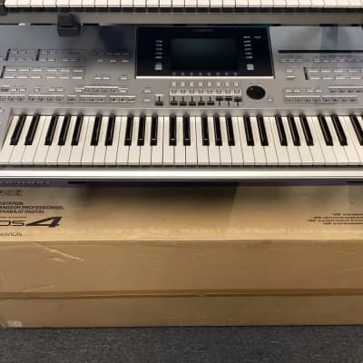 Yamaha Tyros 4 Workstation Arranger Keyboard