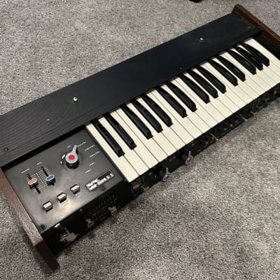 Univox Minikorg K2 70s - Black