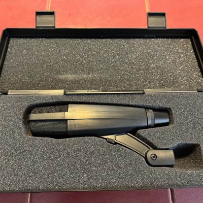 Sennheiser MD 421 II Cardioid Dynamic Microphone 2002 - Present - Black