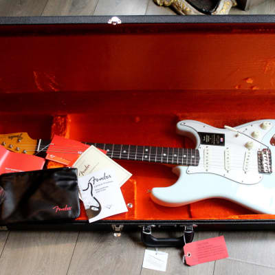 FENDER "American Vintage II 1965 Stratocaster, Round-Lam Rosewood Fingerboard, Sonic Blue" HARDCASE, 3, 69 KG image 21