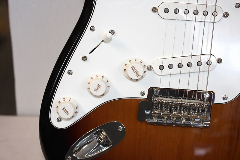 PLAYER STRATOCASTER® LEFT-HANDED – Dave's Guitar Shop