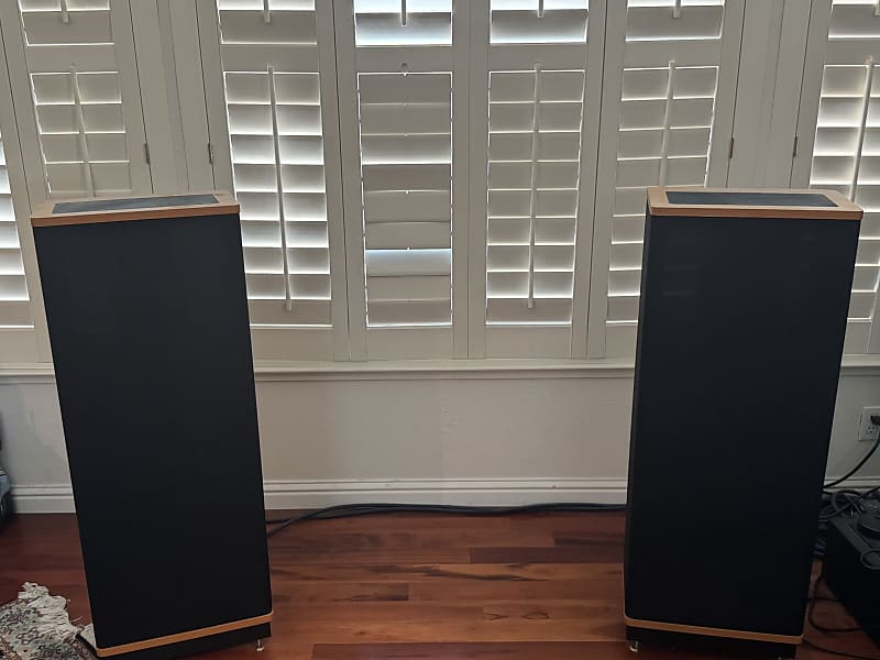 Vandersteen 2Ce Floorstanding Speakers - Local Pickup/Delivery Only  			