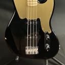 Squier Paranormal Jazz Bass '54 4-String Bass Guitar Gloss Black w/ Gold Pickguard