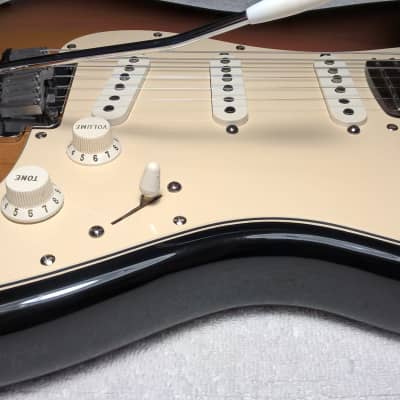 2004 Fender American Standard Stratocaster -- 3-Color Sunburst; Rosewood Fretboard image 18