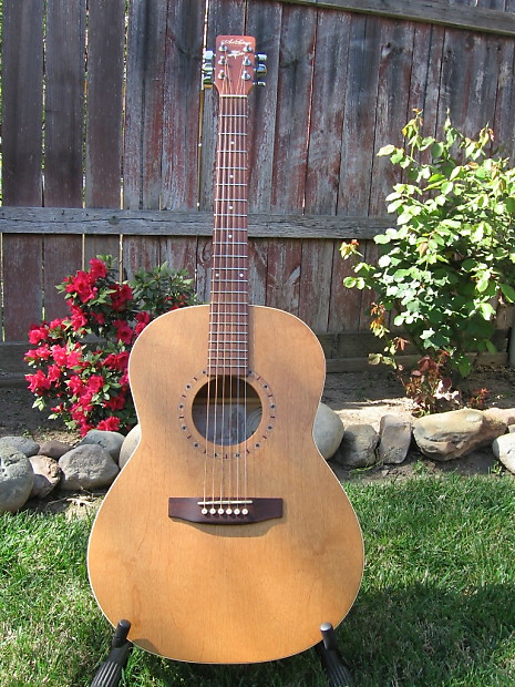 Art & Lutherie Folk Wild Cherry Natural satin | Reverb