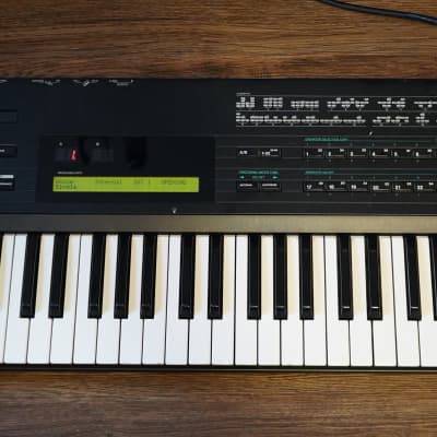 Yamaha DX7IID 16-Voice Synthesizer, Classic 80's FM Keyboard