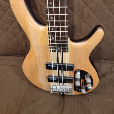 Cort A4PLUSFMMHOPN Figured Maple Top Mahogany Body 5pcs Maple Neck 4-String Electric Bass Guitar image 3