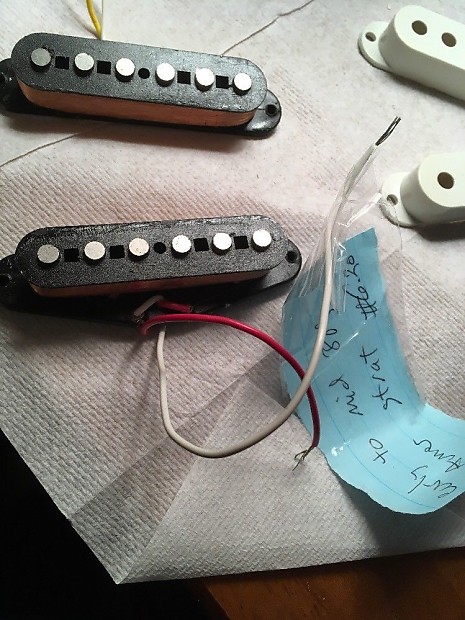 Fender USA Strat PICKUPS #016730 2 pickups , 80s, reads 6.20 and 7.52