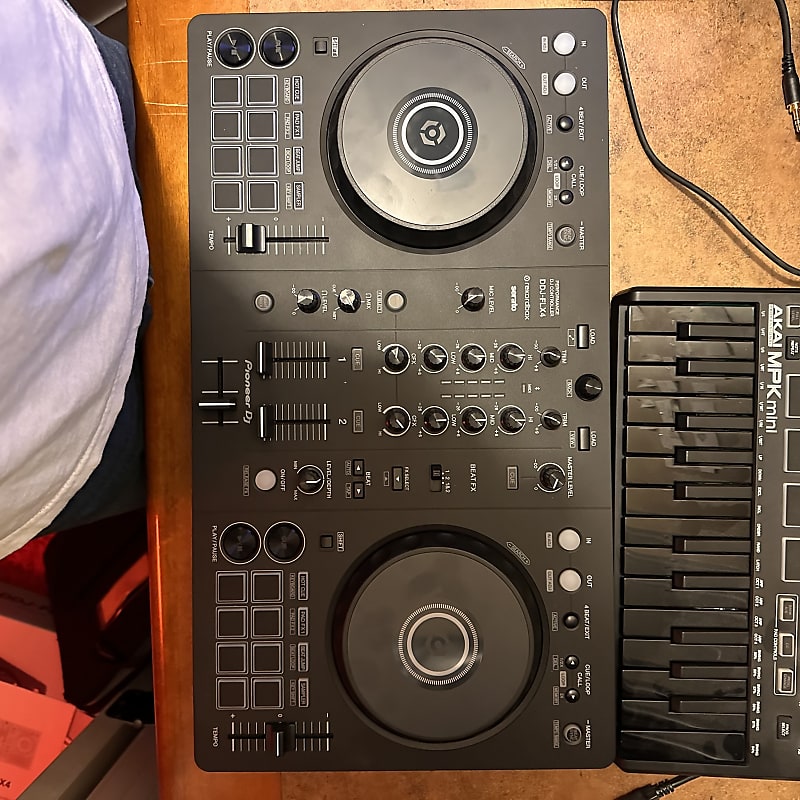 Pioneer DJ DDJ-FLX4 2-Channel DJ Controller for Rekordbox and Serato DJ  Lite - BlackPioneer DJ DDJ-FLX4 2-Channel DJ Controller for Rekordbox and 