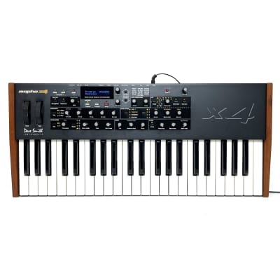 Dave Smith Instruments Mopho x4 w/ power supply 44-Key 4-Voice Polyphonic Synthesizer 2013 - 2018 - Black with Wood Sides Worldwide Shipment