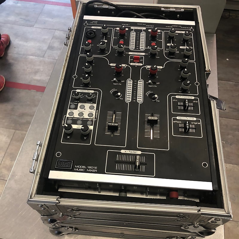 ジャンク品 Urei MODEL 1601 MUSIC MIXER UREI 1601S Soundcraft