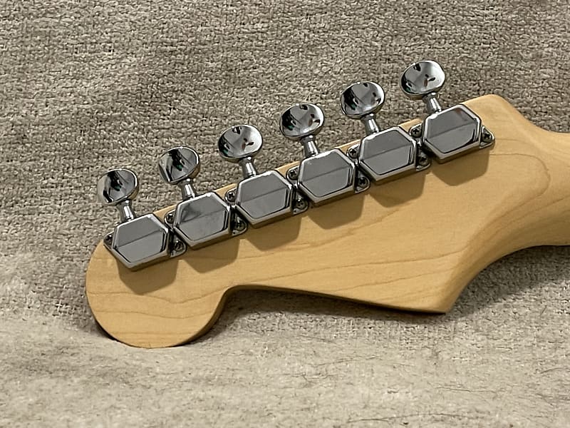 1984-1985 Squier Standard Series Stratocaster ST-362 Black 1984-1985 Squier Standard Series Stratocaster ST-362 Black