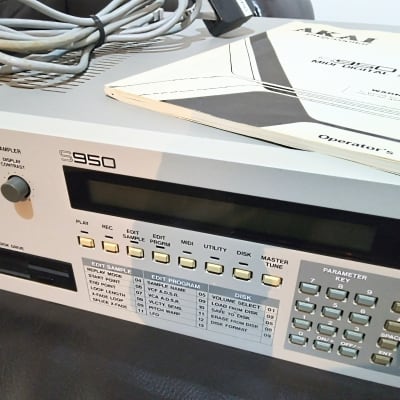 Akai S950 MIDI Digital Sampler 1988 - White image 13
