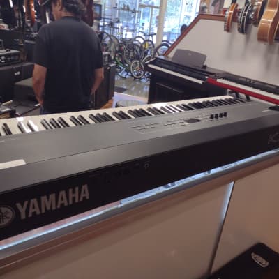 Yamaha KX8 - 88 Weighted Controller Workstation image 2