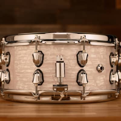 MAPEX BLACK PANTHER HERITAGE 14 X 6 5 PLY MAPLE SNARE DRUM, WHITE STRATA image 4