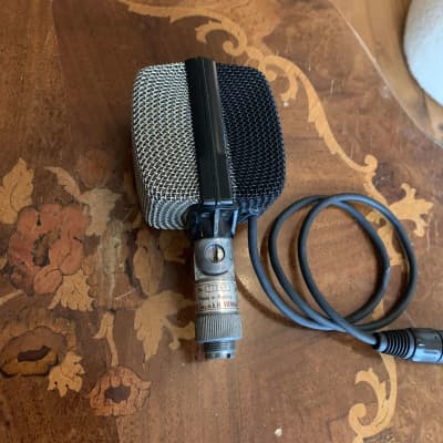 AKG D12 Cardioid Dynamic Microphone | Reverb