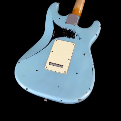 LEFTY! Custom Fender Heavy Relic ST60s Aged Daphne Blue Nitro Over Black Ash Strat 7.4 lb image 15