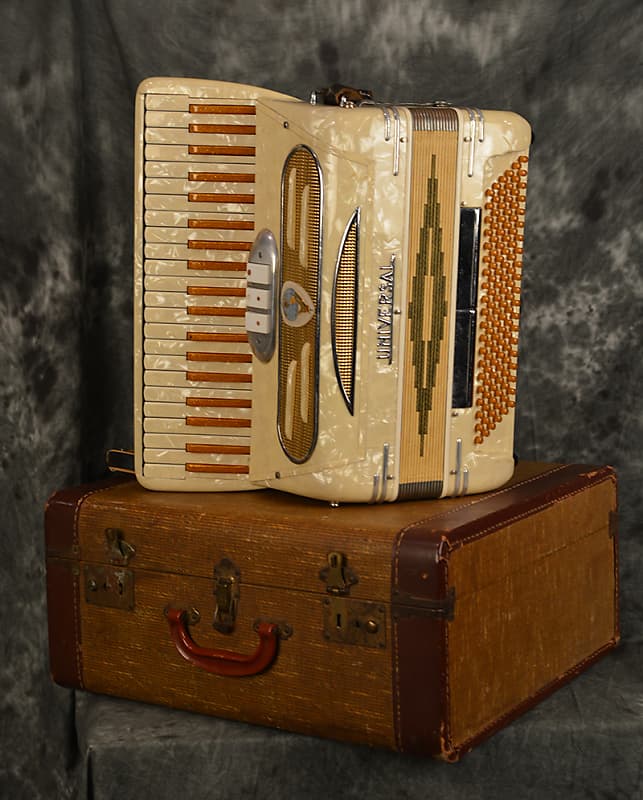 41 key deals accordion