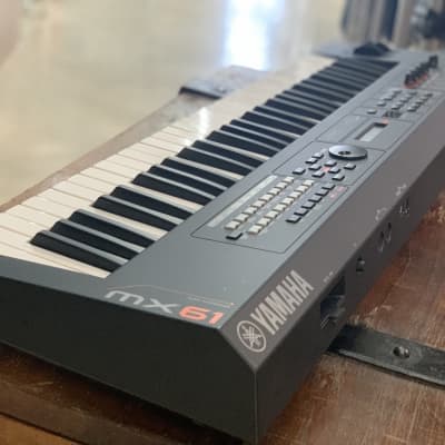 Yamaha MX61 image 4