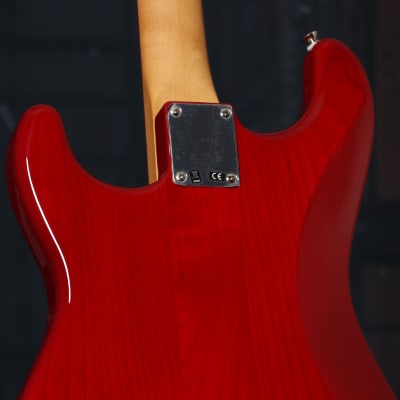 Fender Noventa Stratocaster, Pau Ferro Fingerboard, Crimson Red Transparent image 8