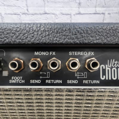 Fender Ultimate Chorus 2-Channel 2 x 65-Watt 2x12