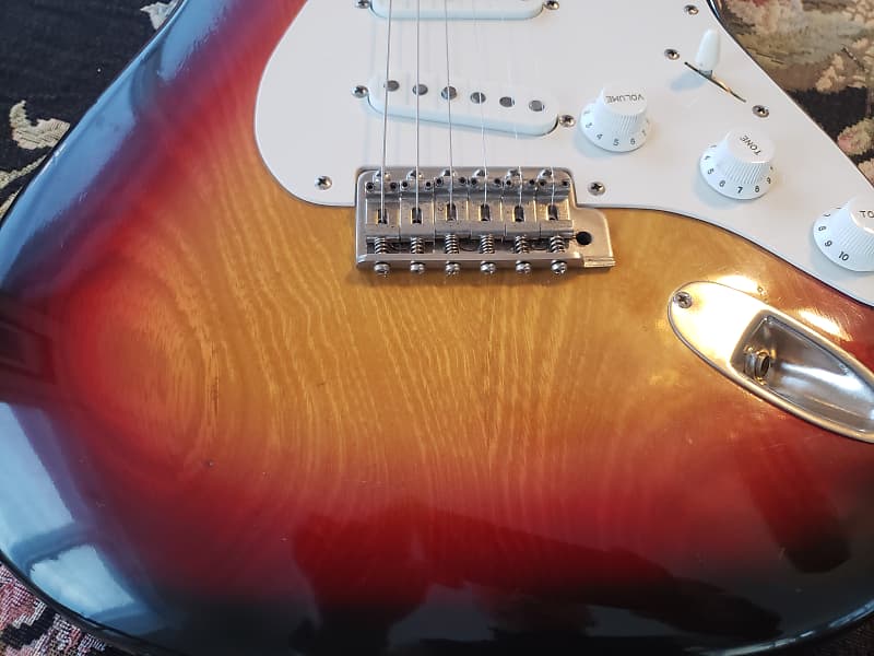 Greco SE500 Spacey Sound Sunburst 1981 – Chicago Music Exchange