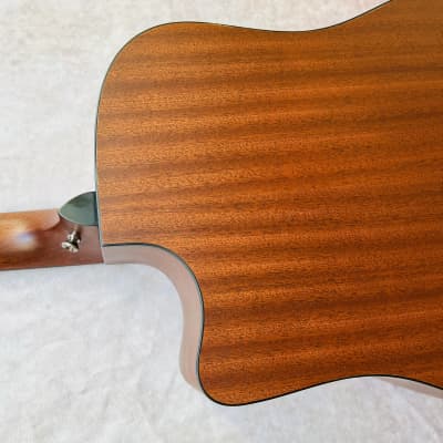 Taylor 310ce with Fishman Electronics 2000 - Natural image 17