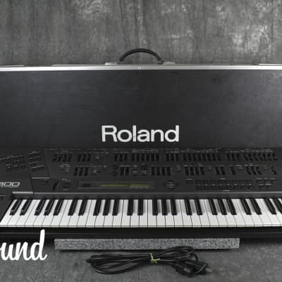 Roland JD-800 Vintage Synthesizer Keyboard w/Hard Case in Very Good Condition.