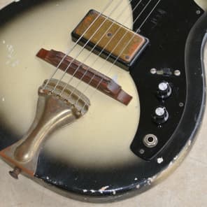 1959  Supro Super  / Thunderstick Guitar with Case  - Silverburst Finish image 4