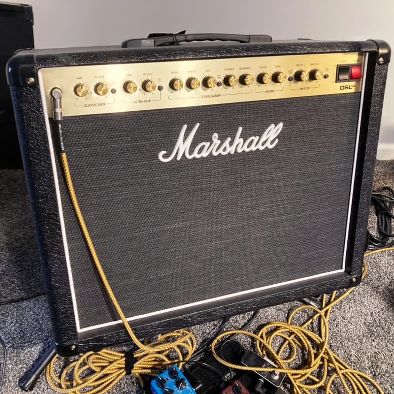 Amplificador Marshall DSL40CR 40W 1x12 Combo de Válvula con Reverb