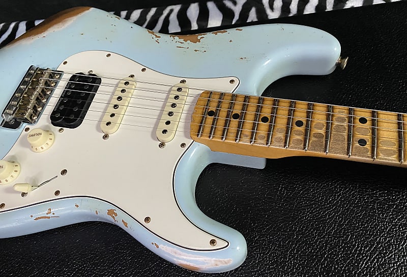 NEW ! 2023 Fender Custom Shop 69 Heavy Relic Stratocaster HSS - Handwound  PU's - Authorized Dealer - Aged Sonic Blue - Only 7.6 lbs - G01159