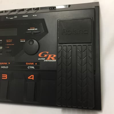 Roland GR-33 Guitar Synthesizer