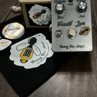 【爆買い得価】Honey Bee Amps Tornado Jam V1 ギター