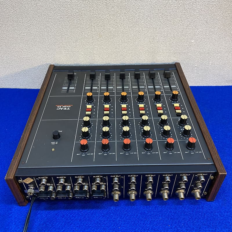 d*e様 TEAC Model-2 Audio Mixer 6チャンネル Teac Model 2 Audio