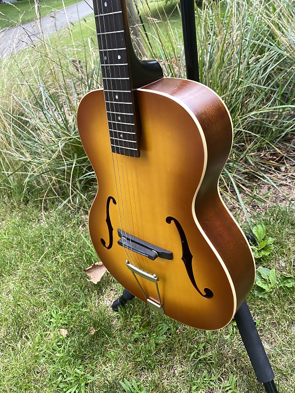 Epiphone Masterbilt Century Collection Olympic Acoustic/Electric Guitar  2010s - Honeyburst