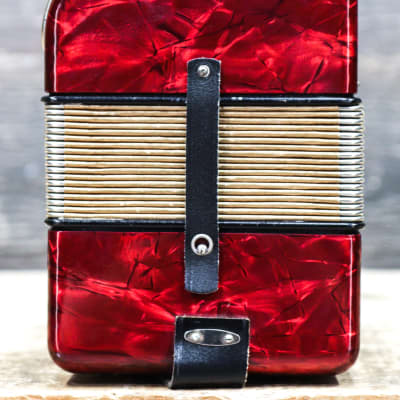 Hohner Erica 2-Row 8-Bass 21-Treble Button G-C Red Diatonic Accordion w/Case image 4