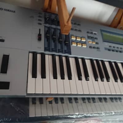 Yamaha Motif es6