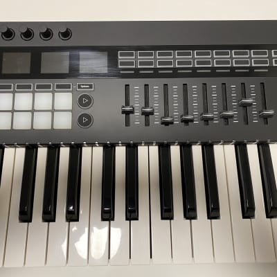 Novation 61SL MkIII Keyboard MIDI Controller + Gator bag