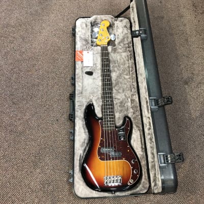 Fender American Professional II P Bass V, 5 String, 3-Tone Sunburst image 10
