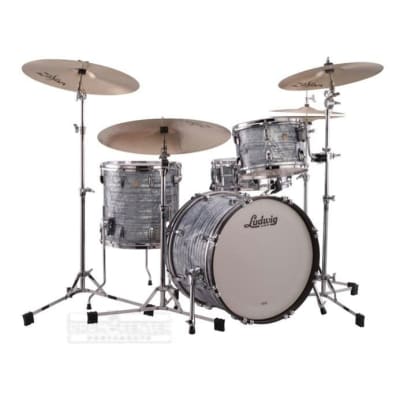 Ludwig Classic Maple Fab Drum Set Sky Blue Pearl image 4