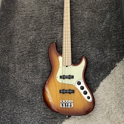 2009 Fender American Deluxe Jazz Bass Guitar for sale