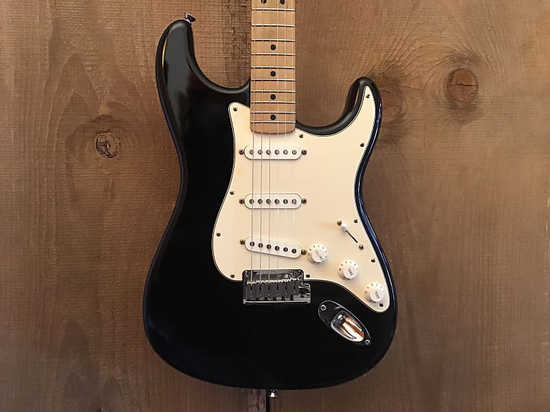 2004 Fender Mexico 50th Anniversary Aztec Golden