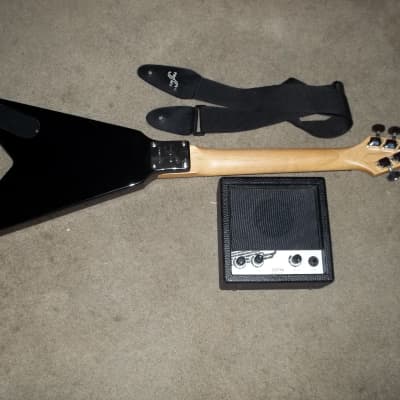 First Act Flying V Short Scale Guitar ME 276 w Amp Strap Cord | Reverb