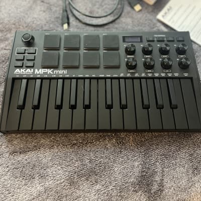 Akai MPK Mini MKIII 25-Key MIDI Controller 2020 - Present - Black with Black Keys