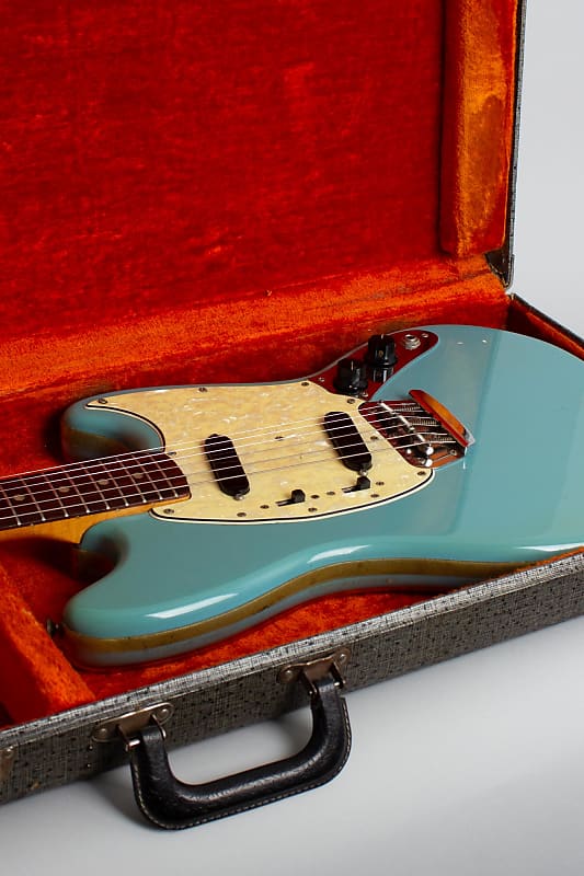 Fender Duo-Sonic II Solid Body Electric Guitar (1966), ser