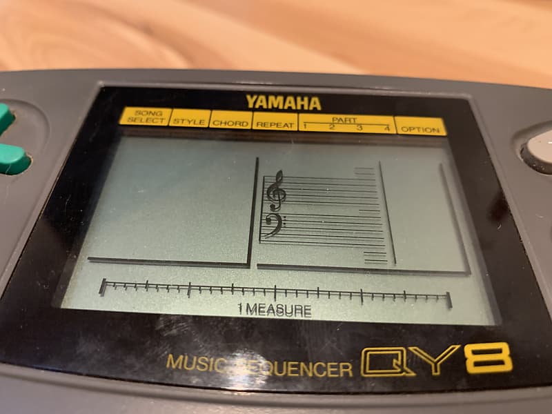 Yamaha QY-8 1994 - Handheld MIDI Sequencer