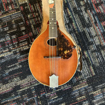 Used The Gibson Model A-1 1915 mandolin w/case image 1
