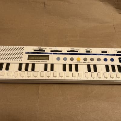 Casio  VL-5 VL-TONE 1982 - 37key Mini Keyboard Synth White MINT!