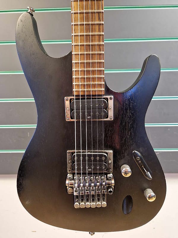 Ibanez S320 Cosmo Black 2008 Electric Guitar
