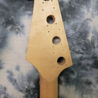 Crescent Project Bass Guitar Neck 34 inch Scale Broken Truss Rod Luthier Parts image 5